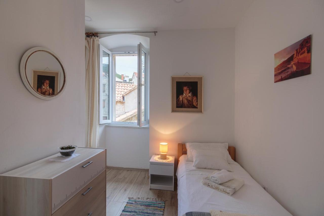 Apartment Esa Komiza Ngoại thất bức ảnh