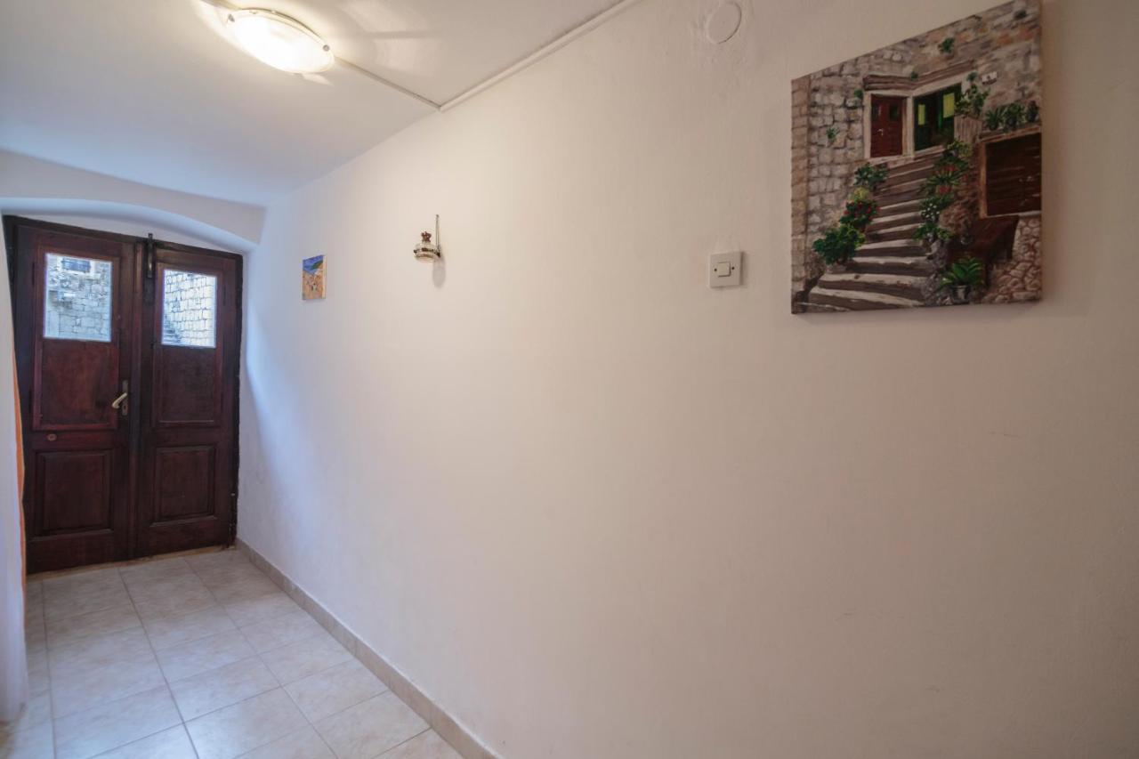 Apartment Esa Komiza Ngoại thất bức ảnh