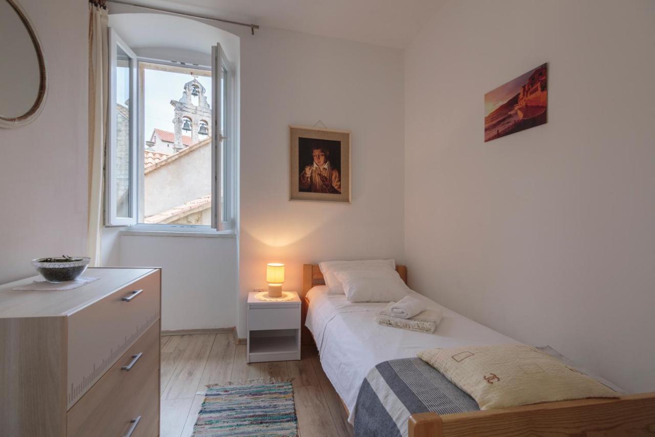 Apartment Esa Komiza Ngoại thất bức ảnh